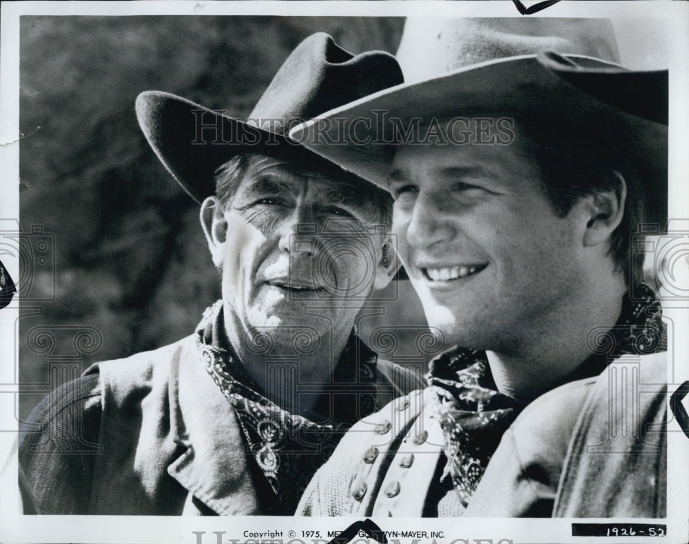 1975 Press Photo Andy Griffith And Jeff Bridges - Historic Images