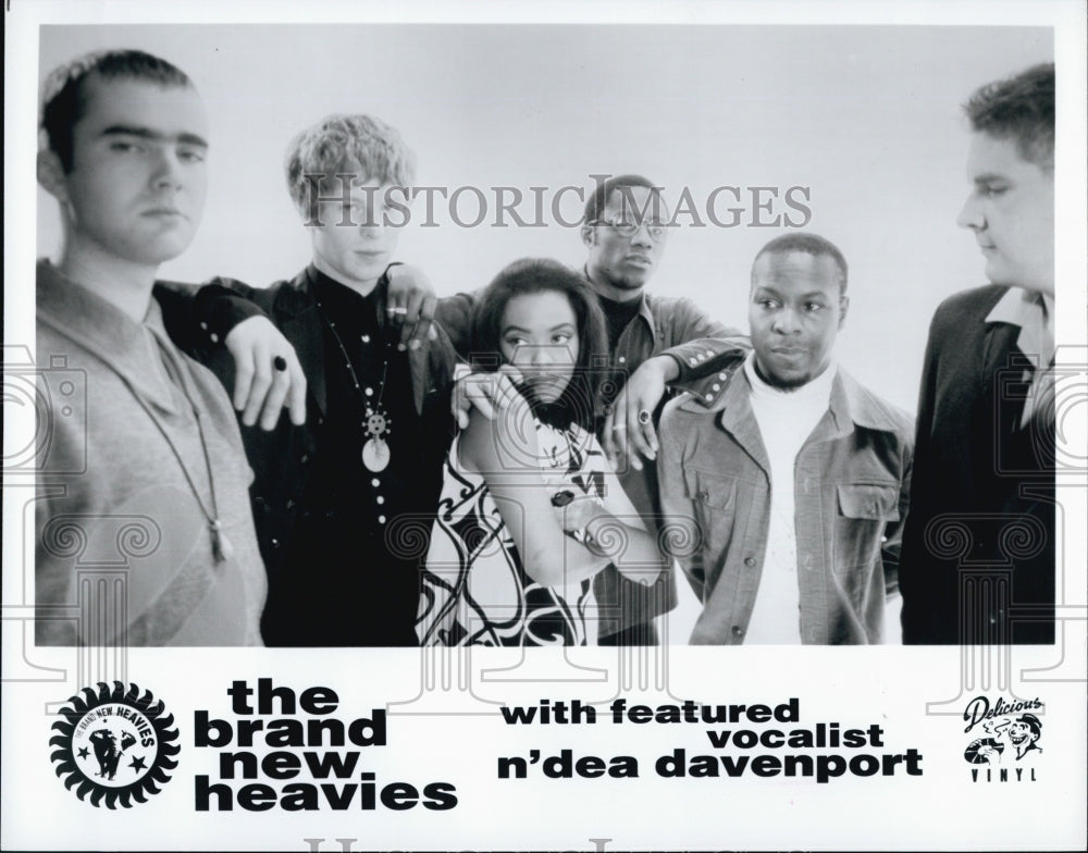 Press Photo Members of &quot;The Brand New Heavies&quot; - Historic Images
