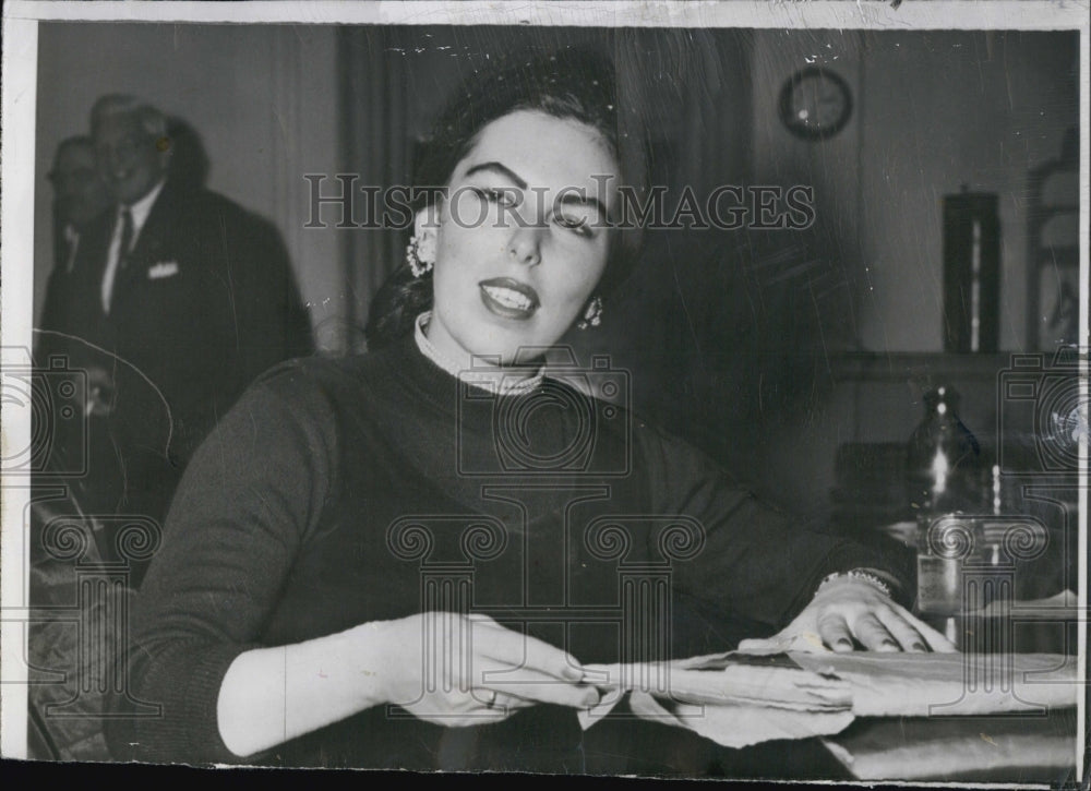 1953 Press Photo Mrs Marlene Maclane Kowall serves as secret FBI agent on Reds - Historic Images