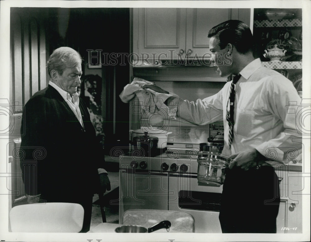 1963 Press Photo Richard Chamberlain and Claude Rains in &quot;Twilight of Honor&quot;. - Historic Images