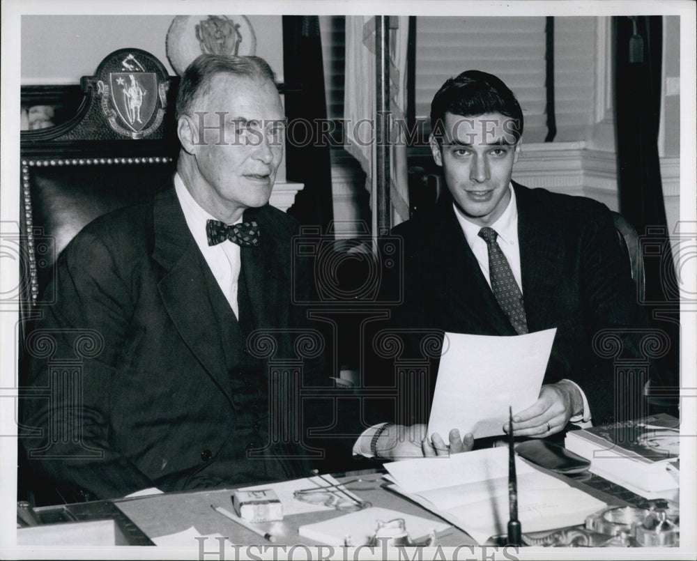 1956 Press Photo Actor Bradford Dillman &amp; Governor Herter - Historic Images