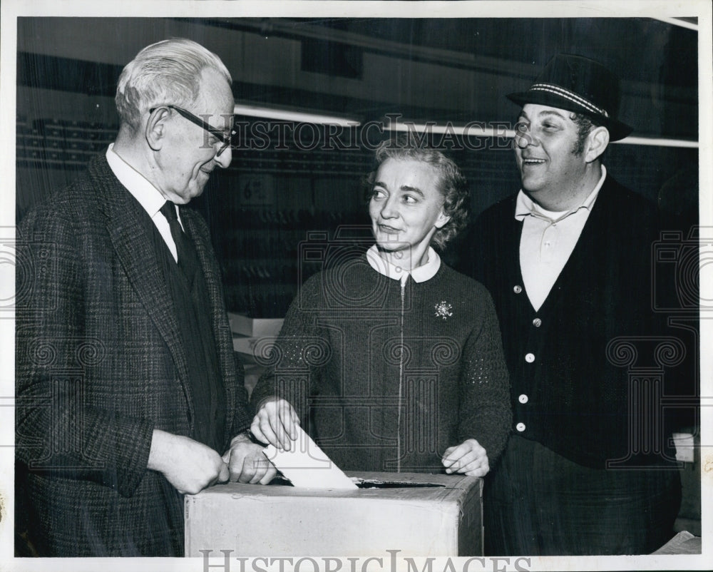 1968 Press Photo Joseph Coppleman, Elliot Levine and Betsy Josselyn. - Historic Images