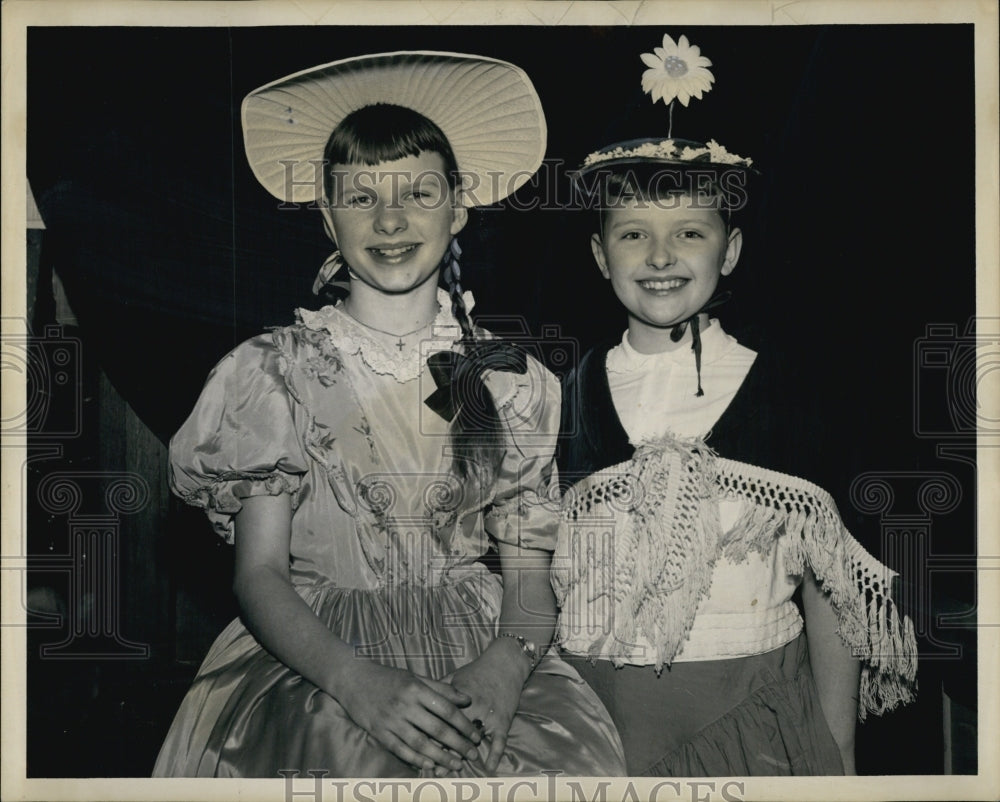 1959 Press Photo Colleen Finley And Kathleen Finely - Historic Images