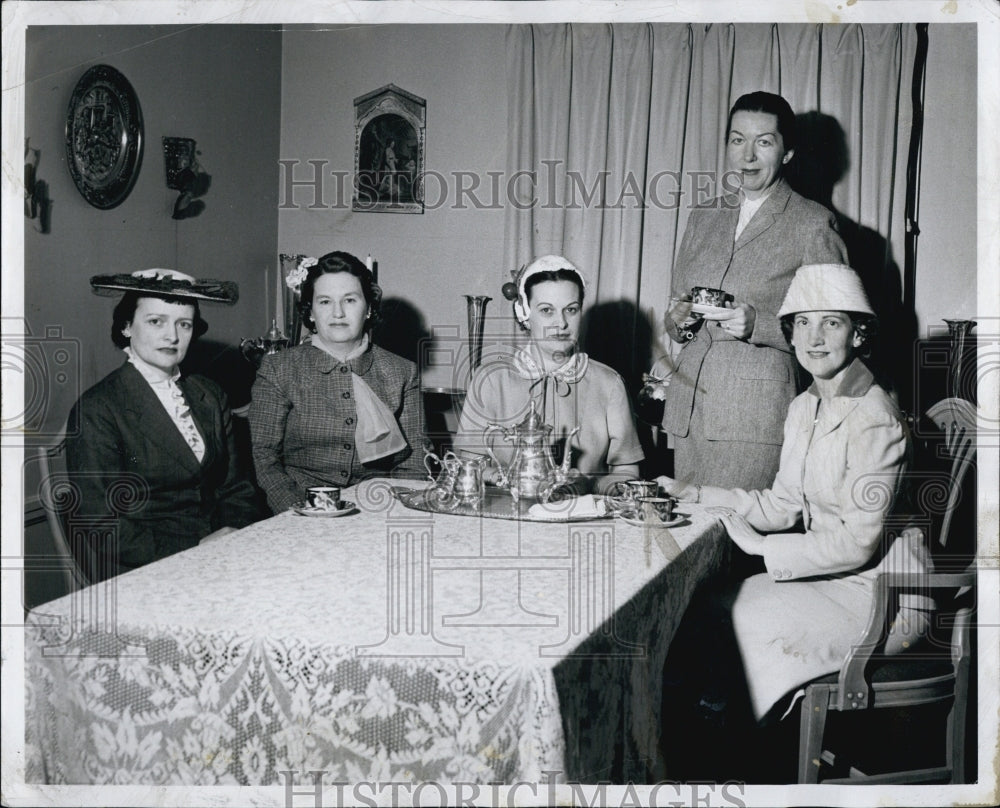 1957 Press Photo Co-Chairmen For The Mt. Alvernia Club - Historic Images