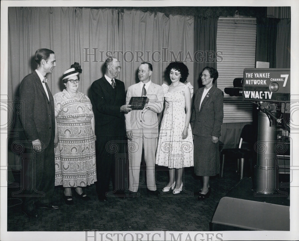 1951 Press Photo Time For Beany Given Award By North Andover Community Group - Historic Images