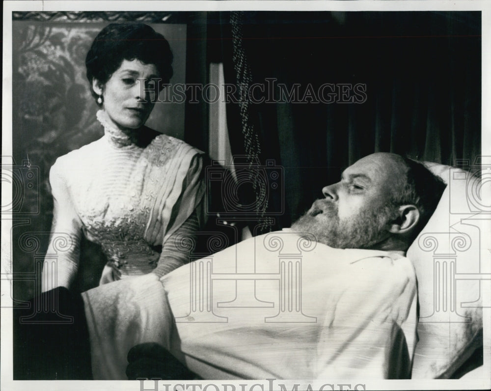 1976 Press Photo Helen Ryan, Actress in &quot;Edward VII&quot; - Historic Images