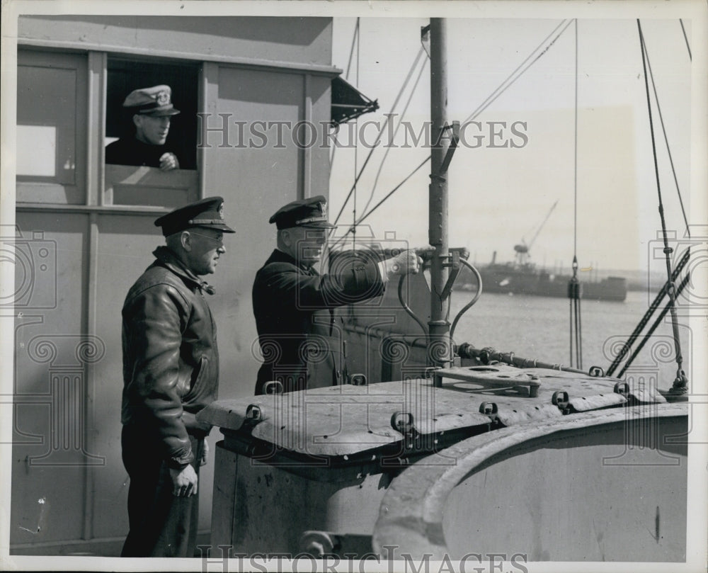 1940 Press Photo Lt Cmdr Clarence Martin of Boston harbor Association - Historic Images