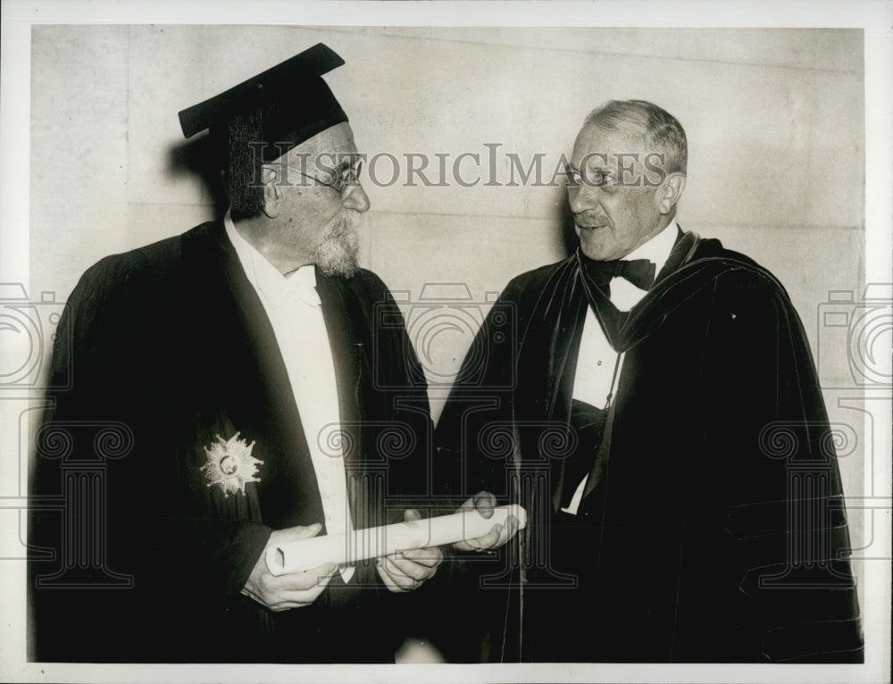 1938 Press Photo Louis Martin Thomas Gates President University Pennsylvania - Historic Images