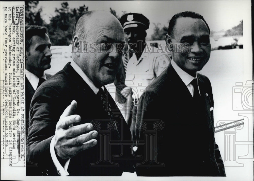 1970 Melvin Laird, U.S Defense Sec.escorts Gen. Sisawath Sirik Matak - Historic Images