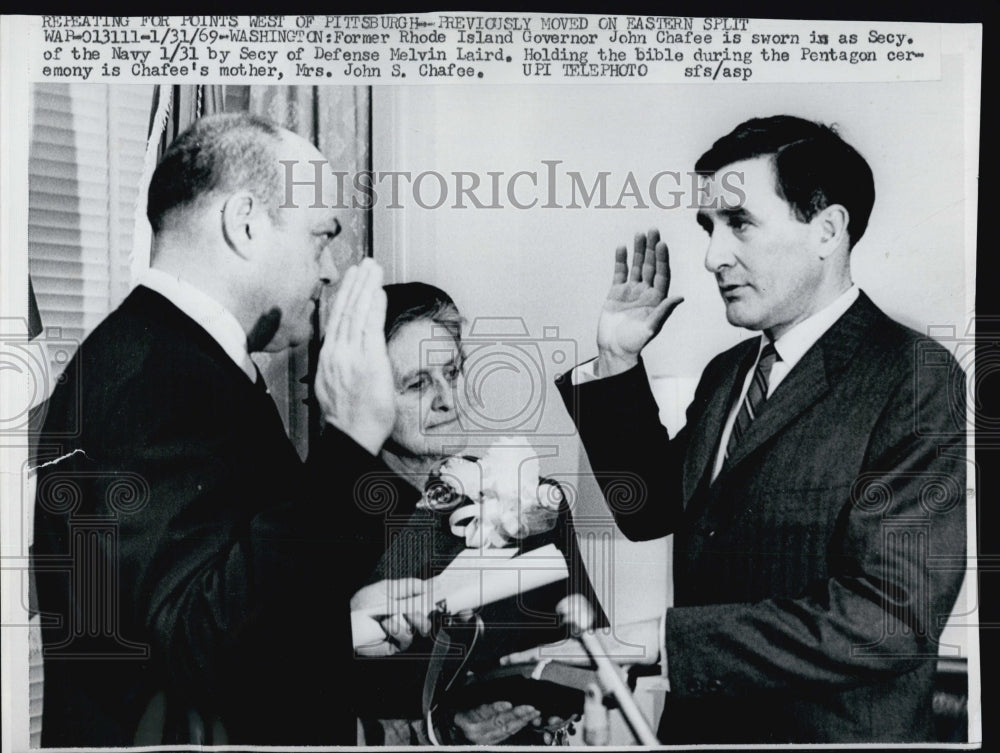 1968 Press Photo Defense Secretary Melvin Laird & RI Gov John Chafee Sworn In - Historic Images