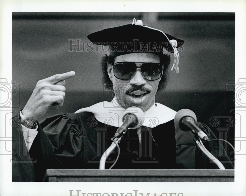 1986 Press Photo Lionel Ritchie Receives Honorary Degree from Boston College - Historic Images