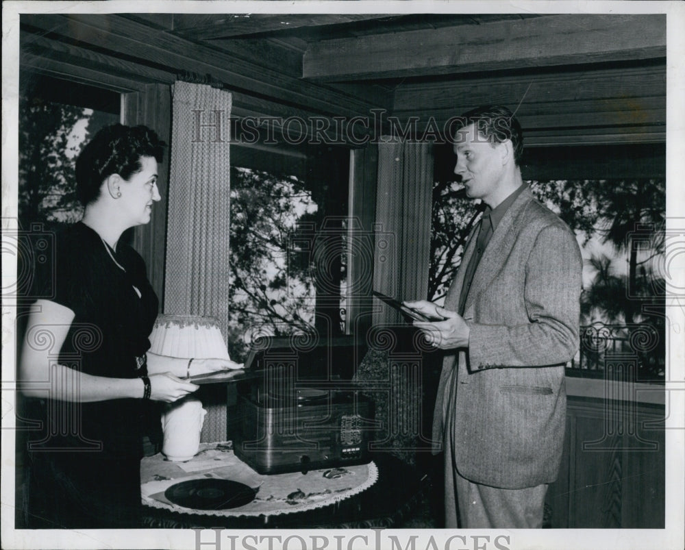 1951 American actor and politician Wendell Corey &amp; wife Alice - Historic Images