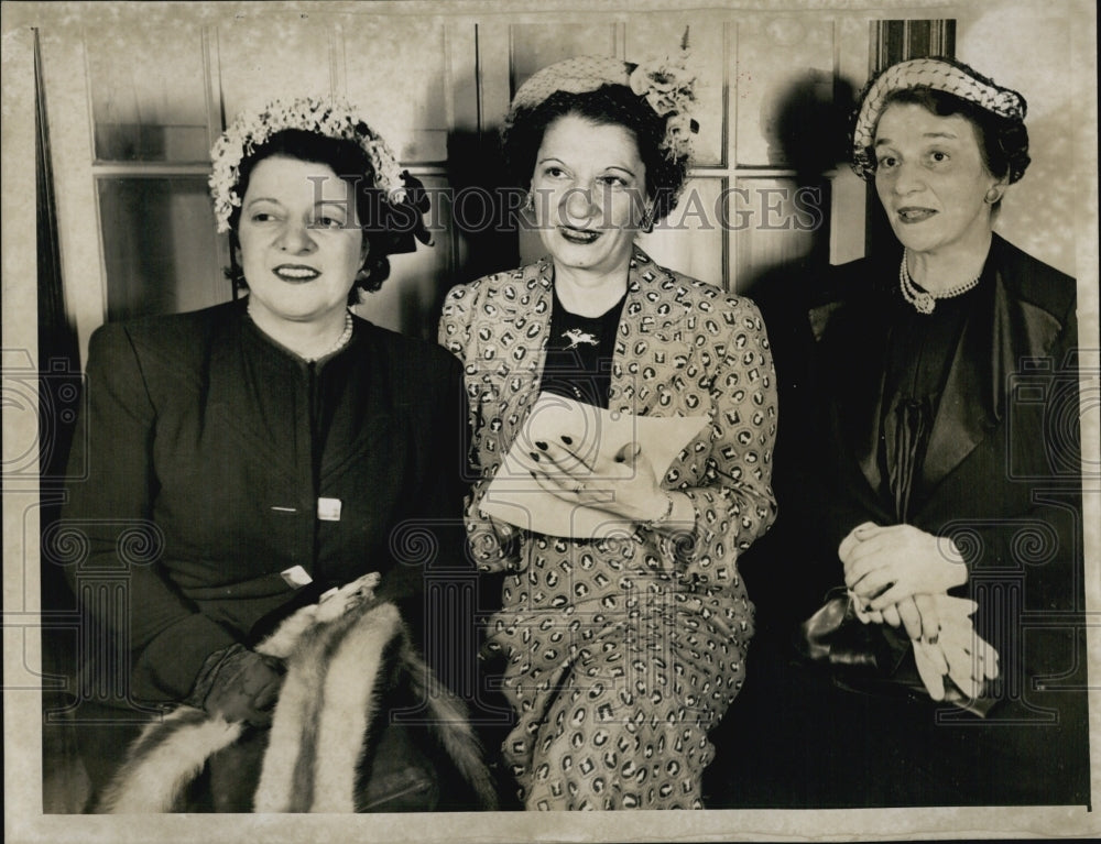 1961 Press Photo Mrs Corbino, Mrs Perri & Mrs Di Rago of Frances Tomesell Club - Historic Images