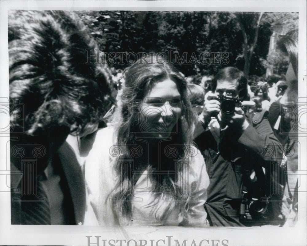 1979 Press Photo Jane Christian Girlfriend of John F Kennedy Jr at His Graduatio - Historic Images