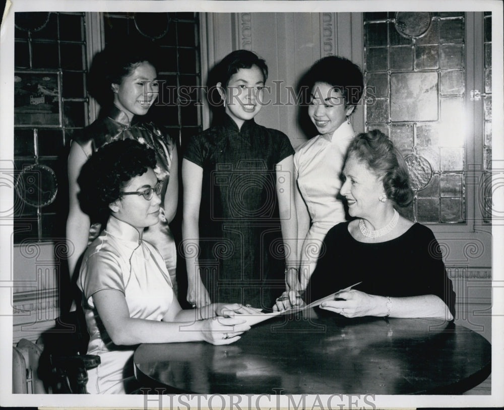 1959 Press Photo Helen Chin, Katherine Learson, Sherry Choe, Edith Loo at Musica - Historic Images