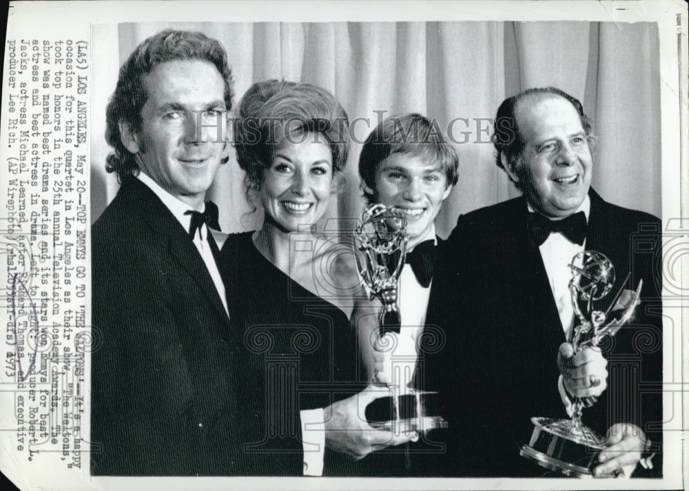 1973 Cast of the Walton's Receive Academy Award for "The Walton's" - Historic Images