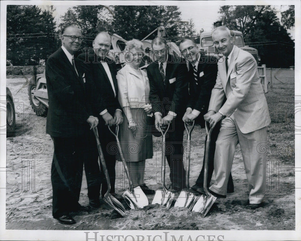 1965 Press Photo Ground Breaking Ceremony of Jordan Marsh Comp. Dept. Store. - Historic Images
