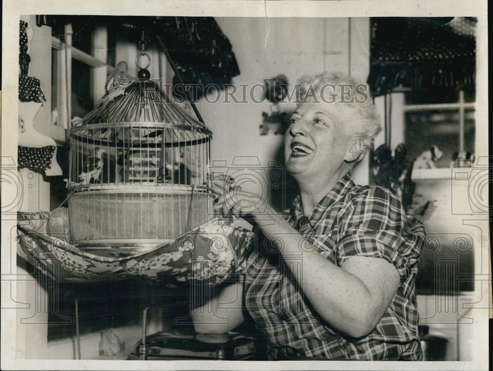 1955 Press Photo Theresa Callahan, Widow of Slain Policeman, Fred Callahan - Historic Images