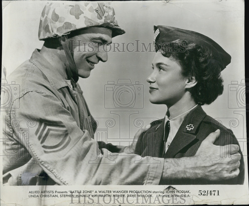 1952 Press Photo Actress Linda Christian &amp; Stephen Mcnally In &quot;Battle Zone&quot; - Historic Images