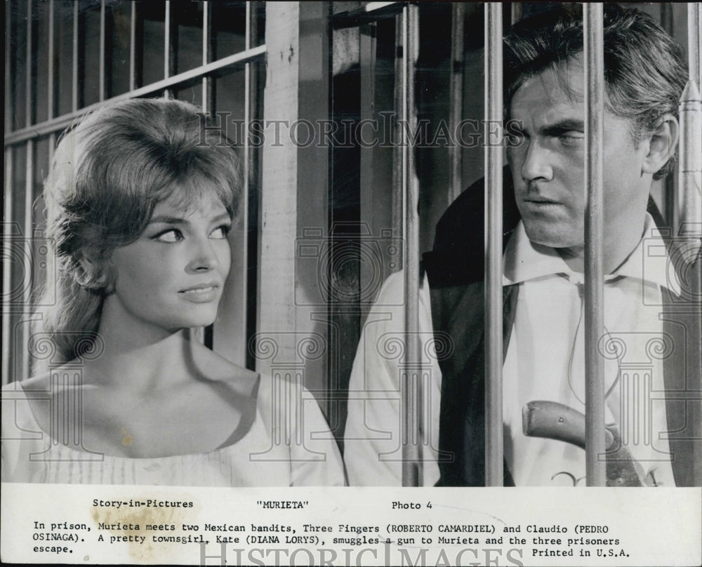 1965 Press Photo Actress Diana Lorys & Roberto Camardiel In 