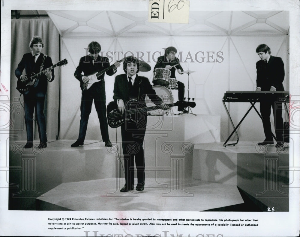 1974 Press Photo Actor David Essex In Group Called The Stray Cats in &quot;Stardust&quot; - Historic Images