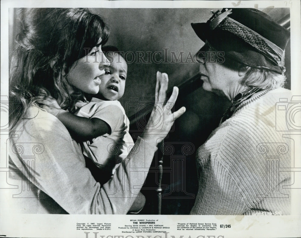 1968 Press Photo Nanette Newman ans Edith Evans scene from &quot;The Whisperrers&quot;. - Historic Images