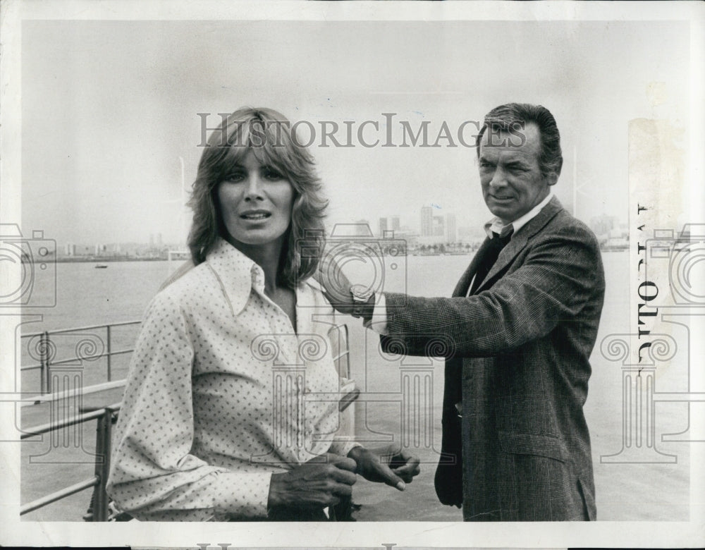 1975 Press Photo Linda Evans and David Janssen in &quot;Harry O&quot; - Historic Images