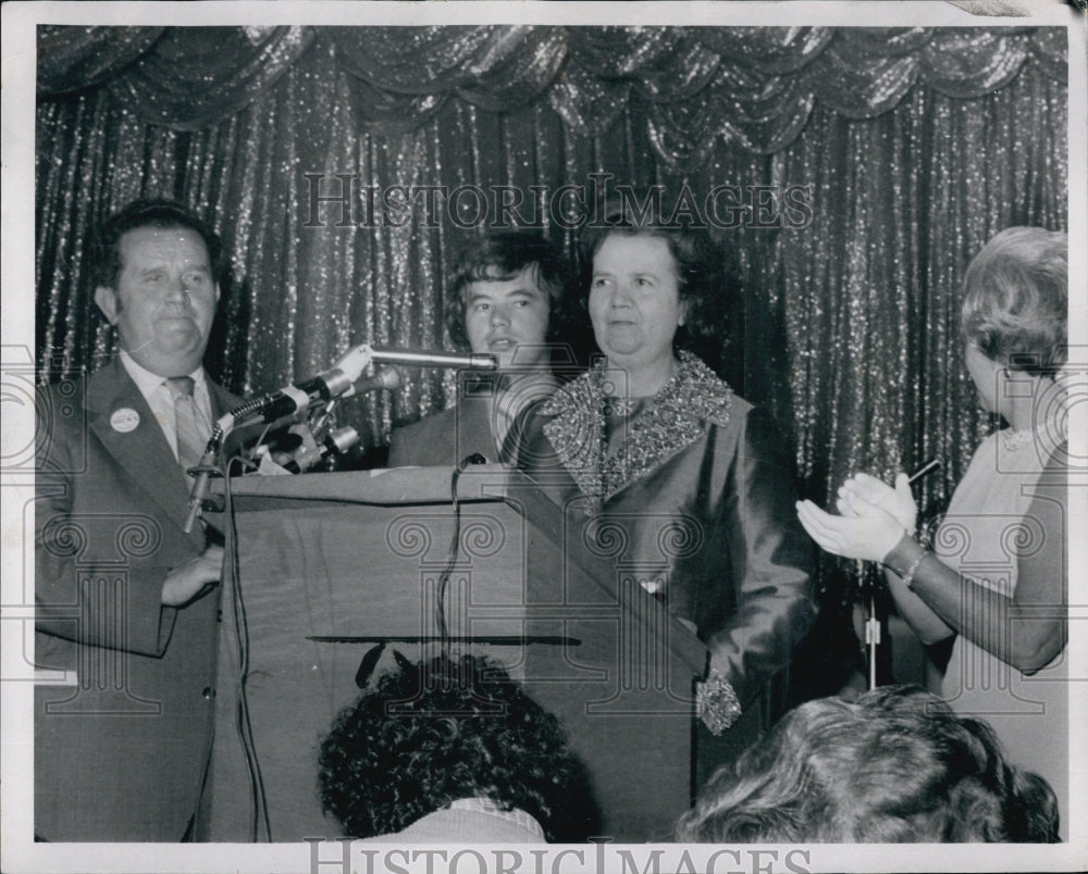 1972 Press Photo Congresswoman Louise Day Hicks With Son & Brother After Victory - Historic Images