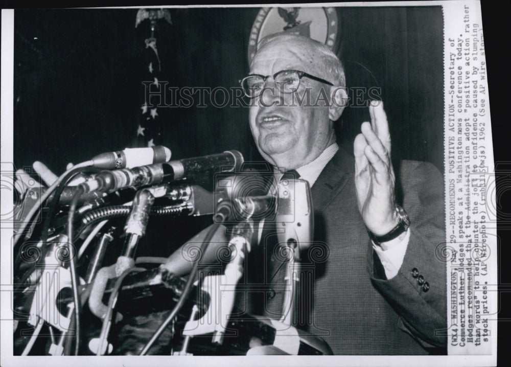 1962 Press Photo Luther Hodges, Secretary of Commerce - Historic Images