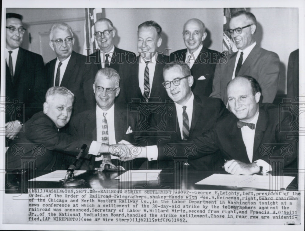 1962 Press Photo Leighty, Heineman of the Chicago and North Western Railway - Historic Images