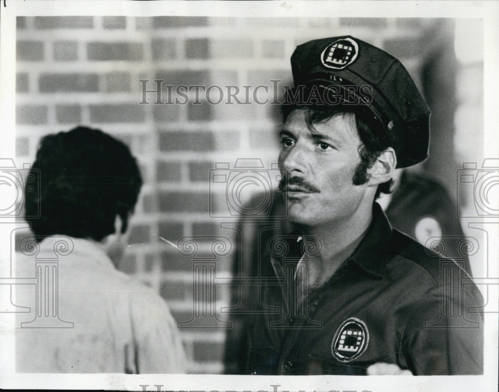 1977 Press Photo Actor Ron Leibman In "Super Cops" - Historic Images