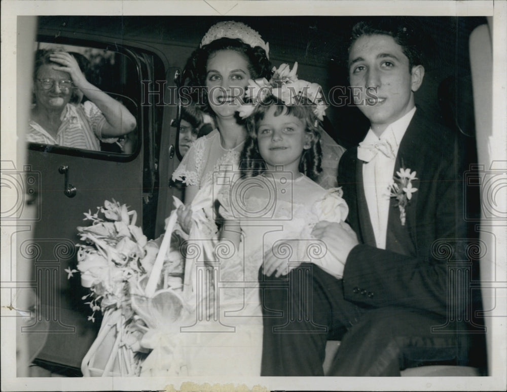 1948 Press Photo Mrs. Beatrice Ghilomi &amp; Daughter After Wedding - Historic Images