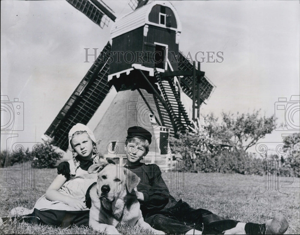 1960 Press Photo Actor David Ladd &amp; Sioban Taylor In &quot;A Dog Of Flanders&quot; - Historic Images