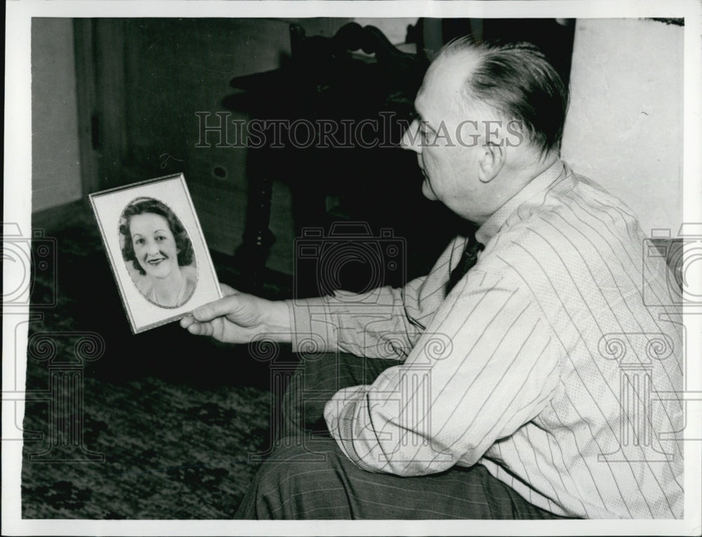 1940 Texas Oilman Daniel W. Hoge Files Damage Suit - Historic Images