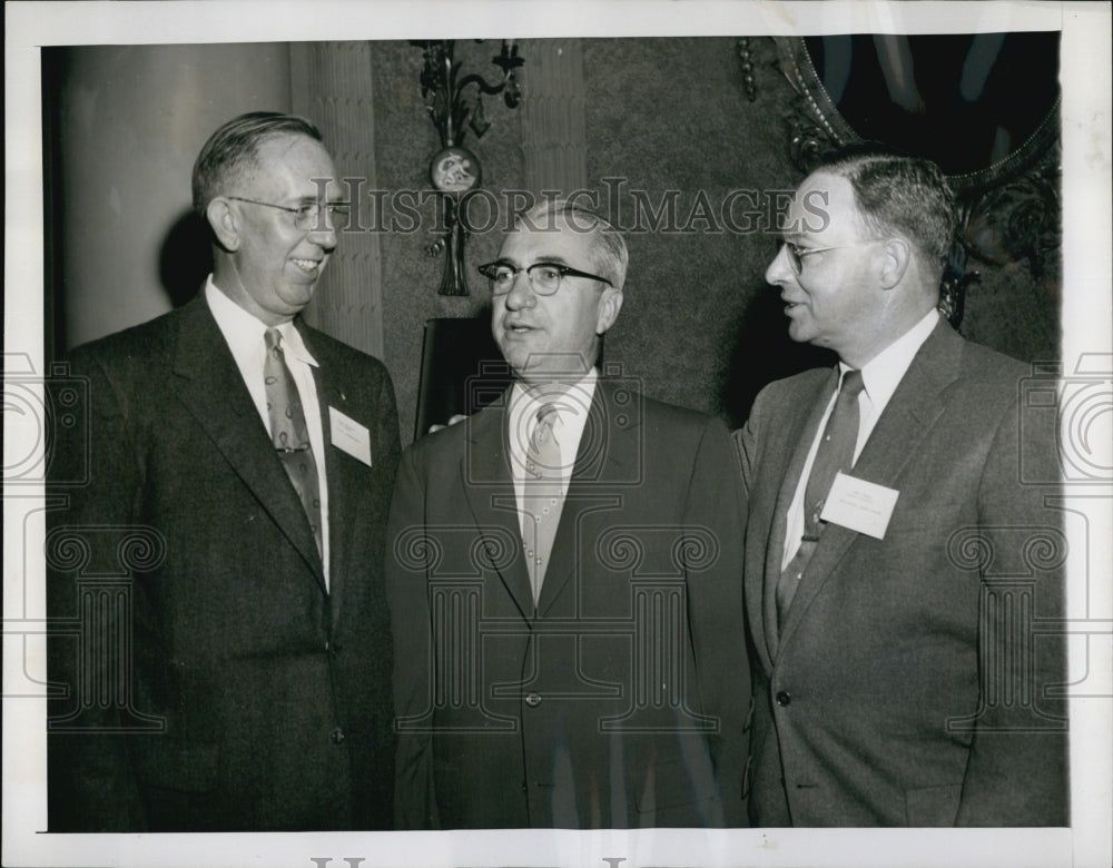 1955 Press Photo Morris Shorr, Frank Geohegan and James Darke, Circulation Mgrs - Historic Images