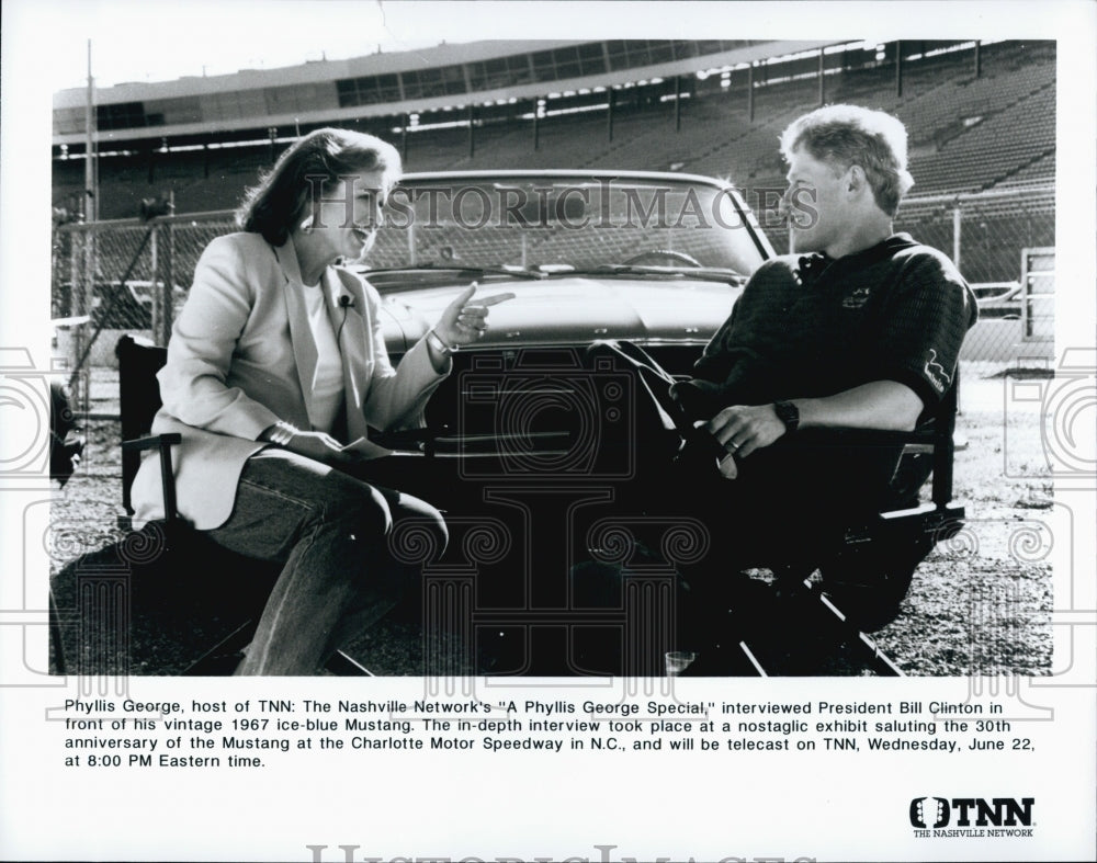 Press Photo Phyllis George interviewed Pres.Bill Clinton. - Historic Images