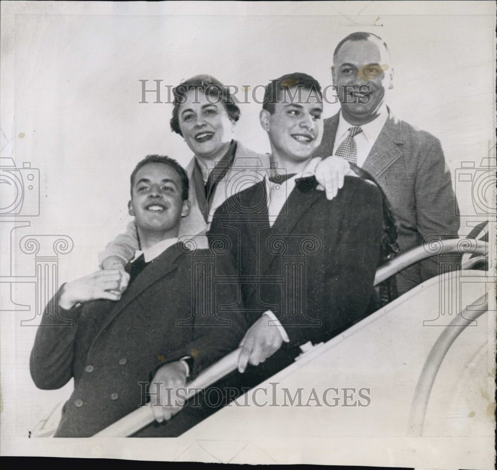 1954 Press Photo Valeriu Georgescu &amp; Husband &amp; Two Teenage Sons from Germany - Historic Images