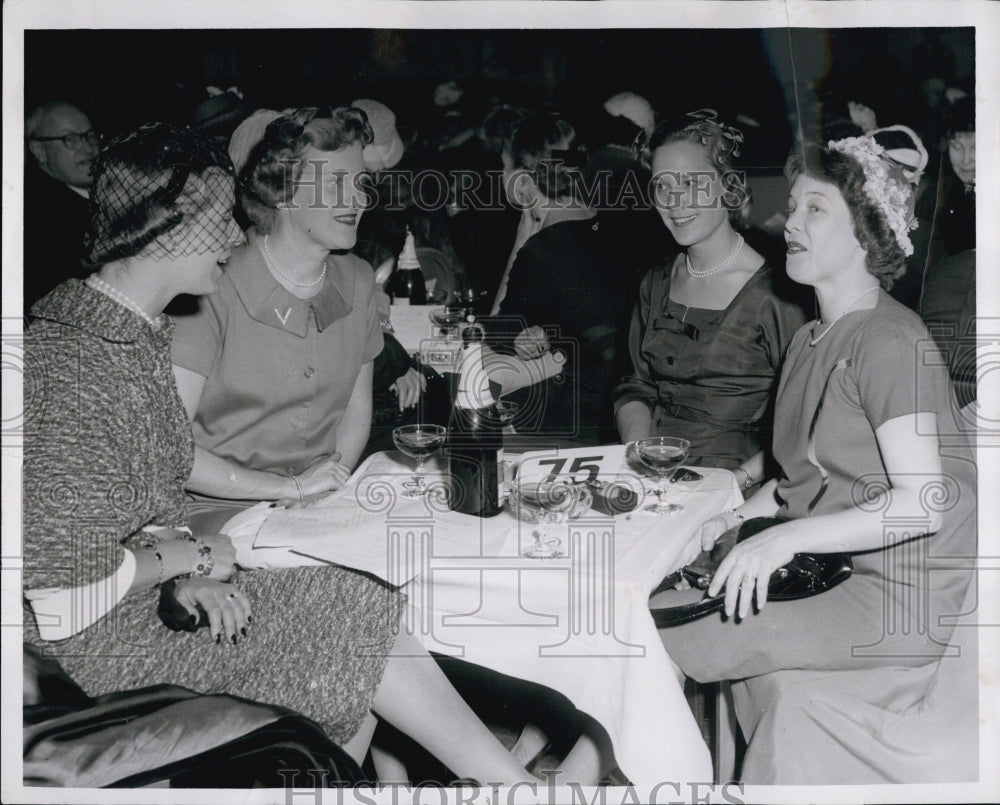 1956 Press Photo World of Silk Fashion Show Mrs Harold Hodgson &amp; Mrs Merrill Jr - Historic Images