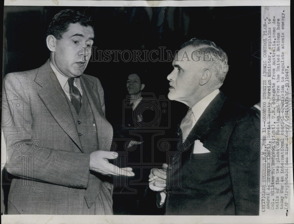 1947 Press Photo Soviet Foreign Minister Gromyko &amp; Australia Delgate Hodgson - Historic Images