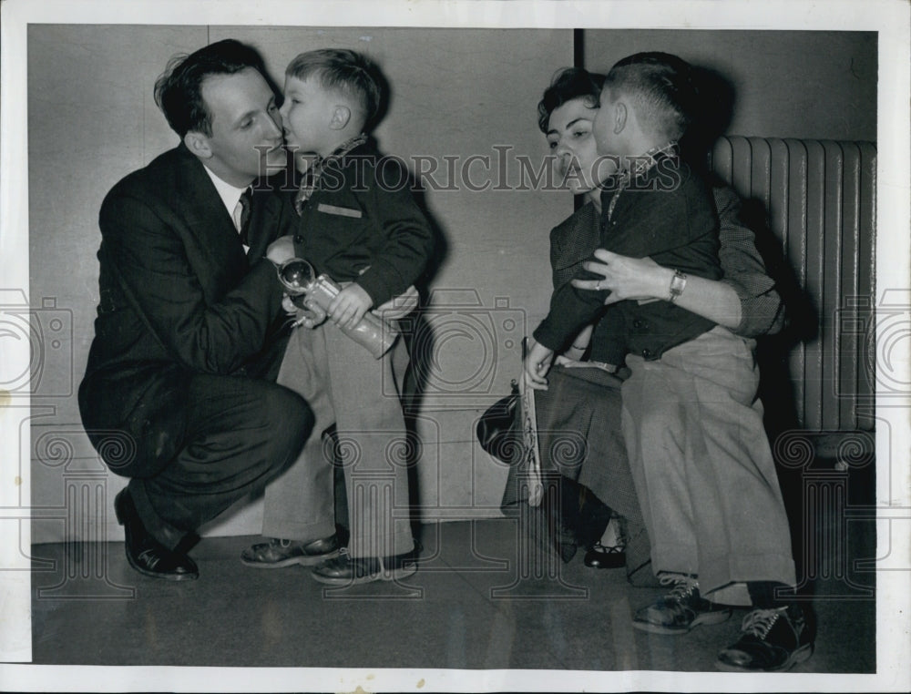 1954 Press Photo The Djurovic&#39;s are in Custody Battle for Their 3 Sons in NY - Historic Images