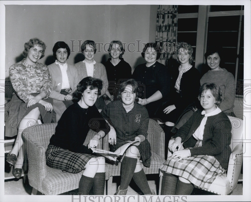 1962 Press Photo Committee for Annual Father-Daughter Weekend Lasalle Jr Colle - Historic Images