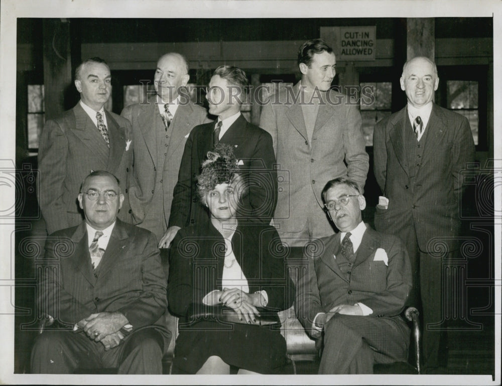 1946 Press Photo Boston Common Buddies Club Closing Soldier Rehabilitation - Historic Images