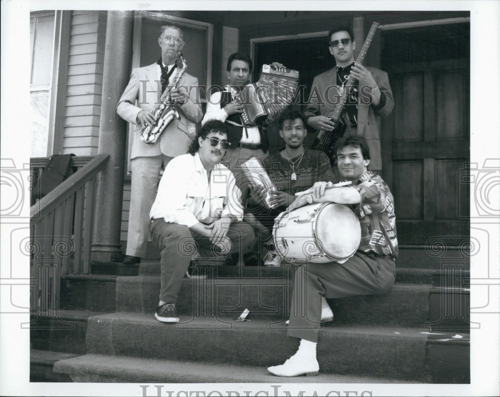 1949 Press Photo Island Roots &amp; Rhythm Tour. - Historic Images