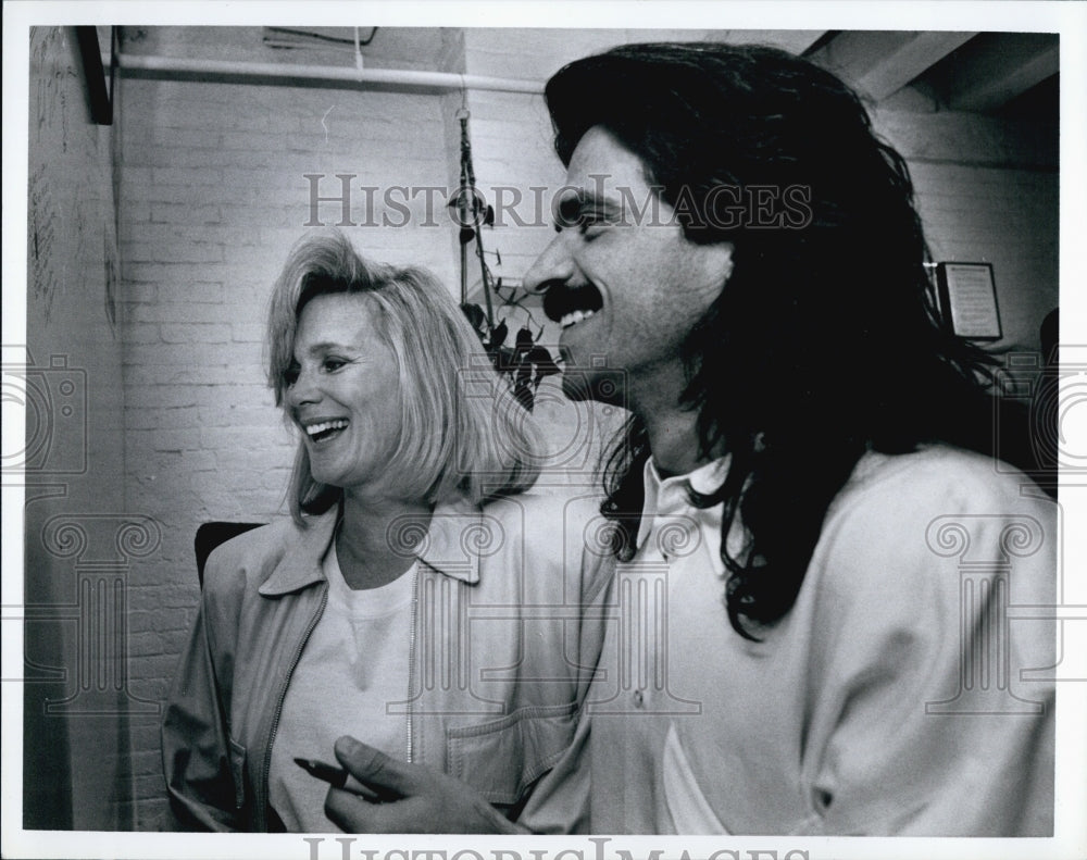 1991 Press Photo Musician/Composer Yanni & Girlfriend Linda Evans - Historic Images