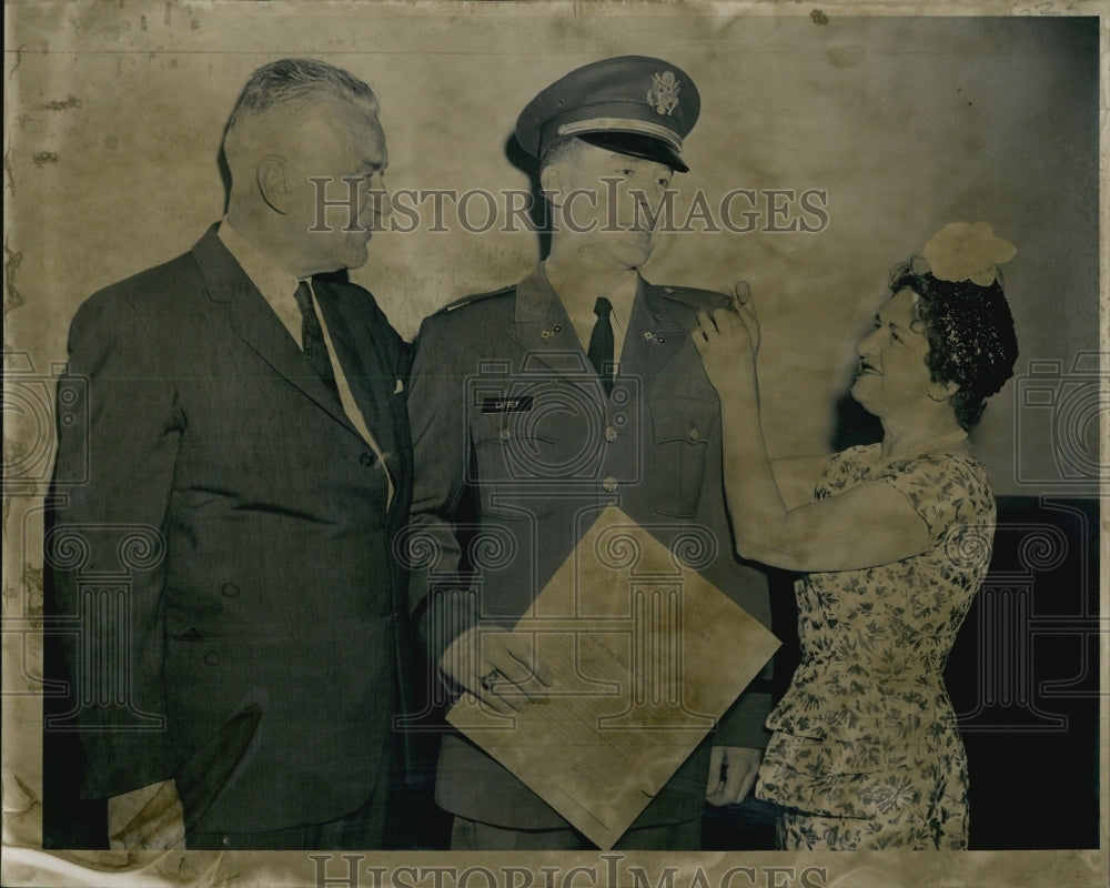 1962 Press Photo Francis Laffey, Jr. With Parents at NEU - Historic Images