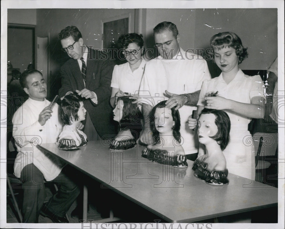 1958 Press Photo Mr. Thomas Lahiff, Hairstylist at Mansfield Beauty Academy - Historic Images