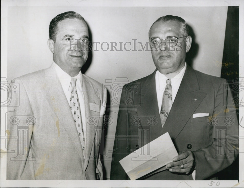 1952 Press Photo Jules Lader &amp; Maz Sager of Roma Wines - Historic Images