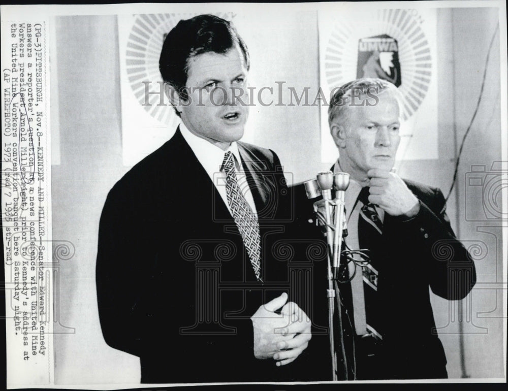 1978 Press Photo Ed Kennedy and Arnold Miller in Conference - Historic Images