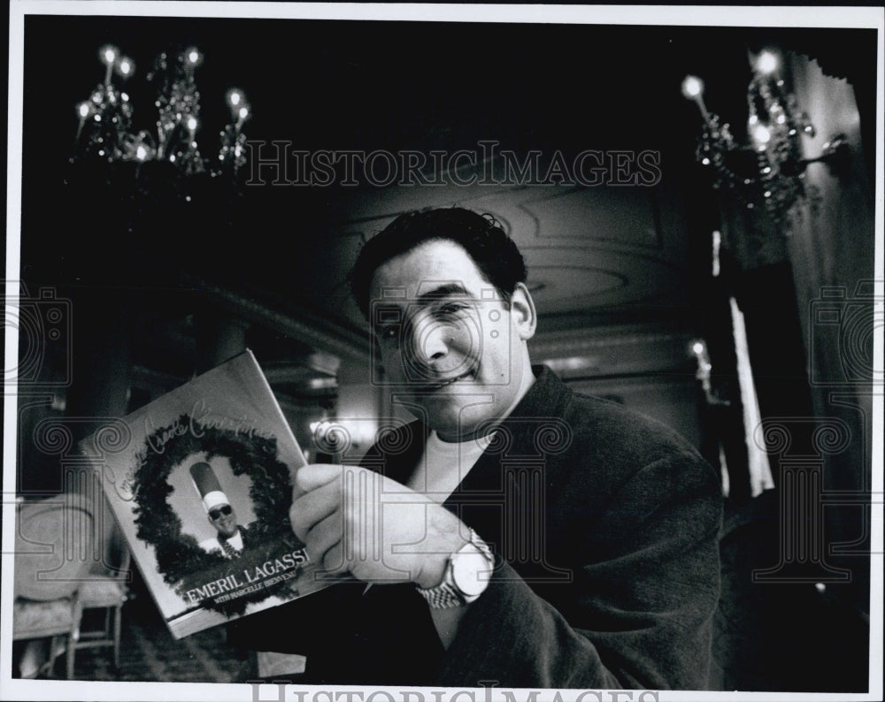 1997 Press Photo Chef Emeril Lagasse Ritz Dining Room Cookbook - Historic Images