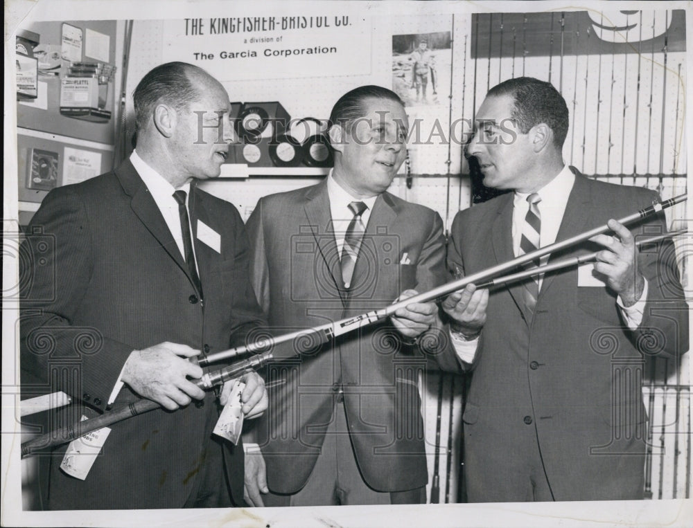 1964 Press Photo Harry Miller, Sam Fireman and Rocky Robinson, Fishermen - Historic Images